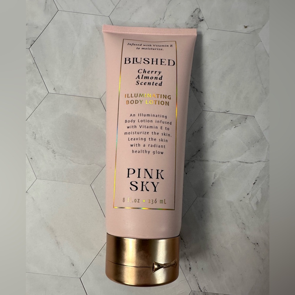 NIB Tik Tok Fav Pink Sky Blushed Cherry Almond Scented Illuminating Body Lotion